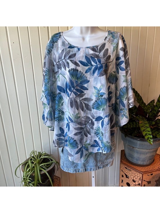 Alfred Dunner Tops - Alfred Dunner Blue Botanical Leaf Print Sheer Overlay Capelet Top 16W